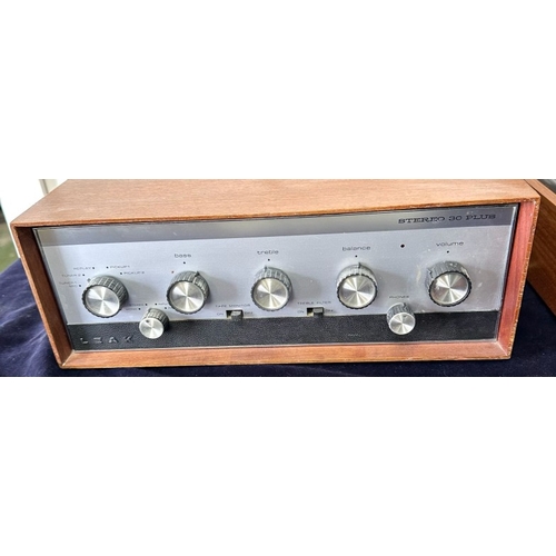 447 - A vintage Hi Fi unit featuring a Goldring Lenco GL75 turntable, two speakers and a stereo