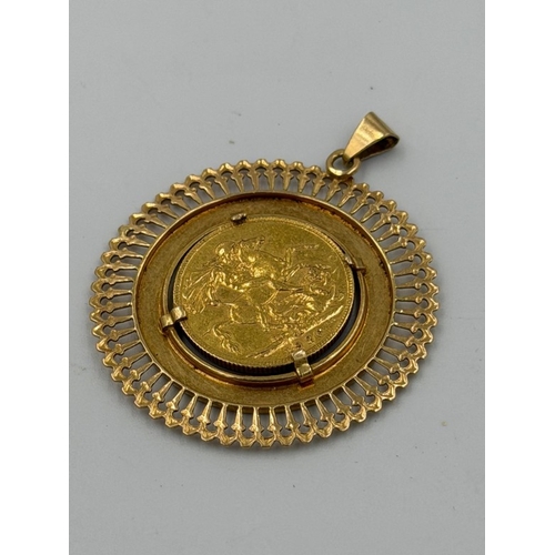 580 - A 1926 sovereign coin in 18ct pendant mount with a combined approximate weight of 14.7g