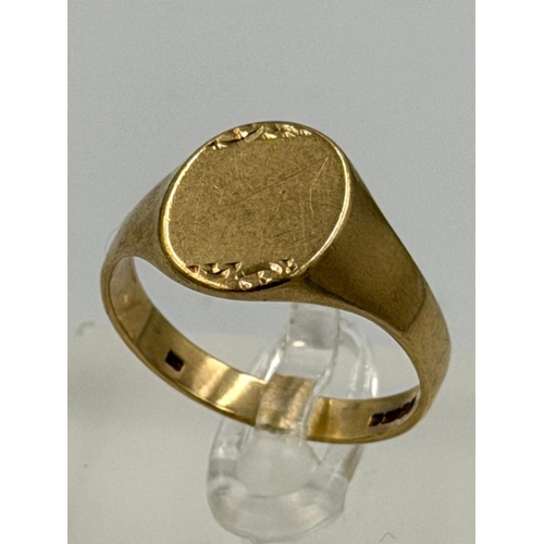583 - A 9ct gold signet ring approximate size V and weight 4.6g