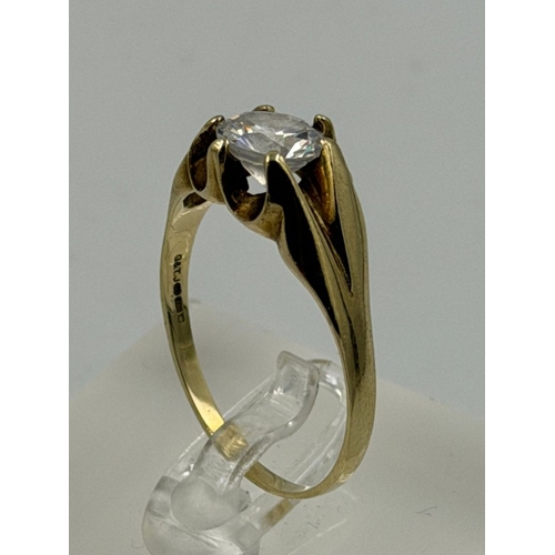 591 - A 9ct gold fashion ring, approximate weight 3.3g and size X
