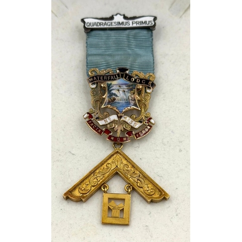 608 - A Waterfall Lodge Masonic jewel in 9ct gold, engraved to back 1965-1966