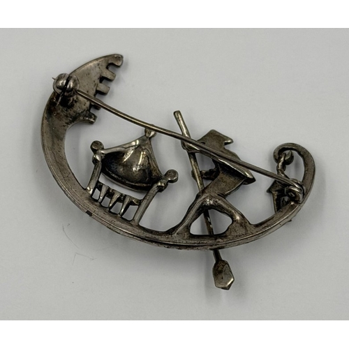616 - Silver and enamel brooch depicting a Chinese Sampan boat