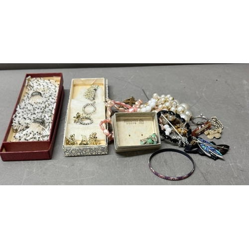 Lot 676       