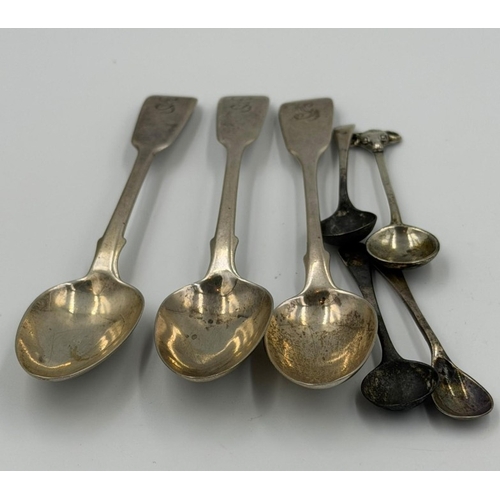 A selection of silver teaspoons and salt spoons, approximate weight ...