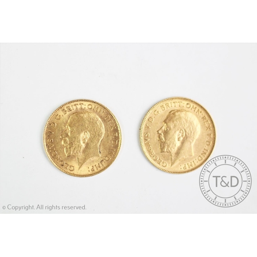 118 - Two George V gold half sovereigns dated 1913 (2)