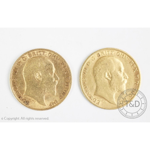 120 - Two Edward VII gold half sovereigns dated 1905 and 1906 (2)