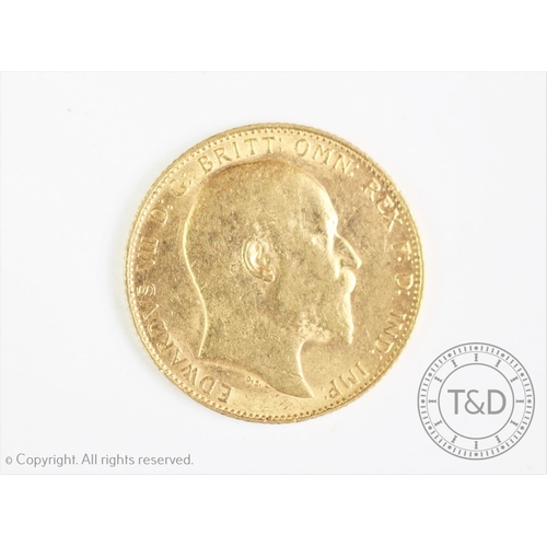 122 - An Edward VII gold sovereign dated 1907