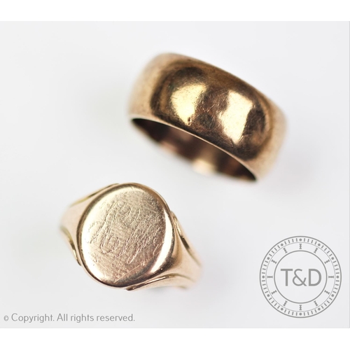 267 - An Edwardian 9ct gold signet ring, Birmingham 1906, size P, with a further Victorian 9ct gold band, ... 