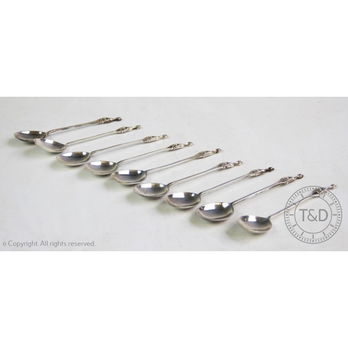 16 - A set of silver coffee spoons, Barker Brothers Silver Ltd, Birmingham 1959-1960, with cat motif to t... 