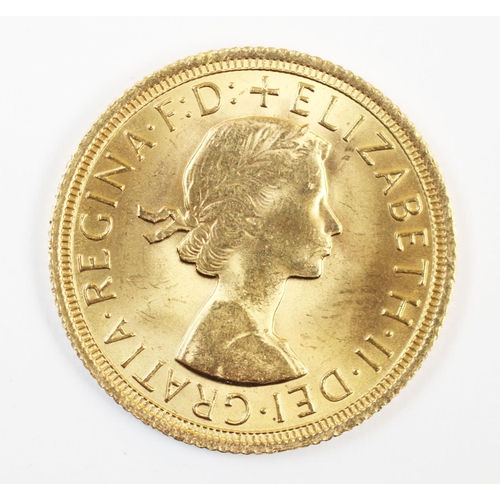 118 - An Elizabeth II gold sovereign dated 1967, weight 7.9gms