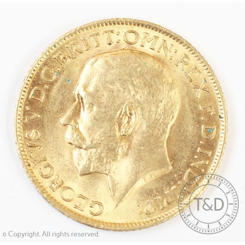 124 - A George V gold sovereign dated 1912, weight 8gms