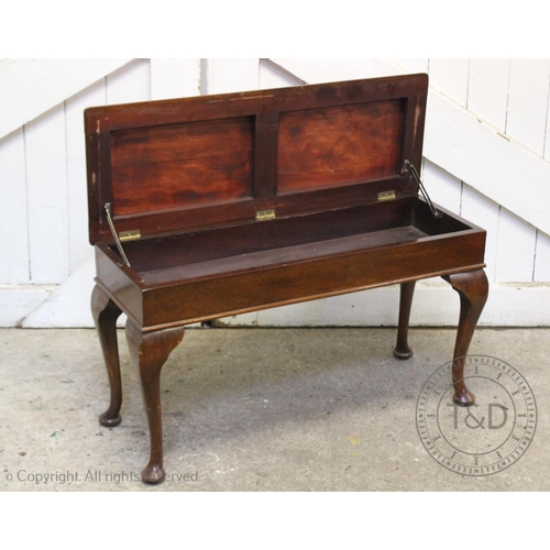 782a - An early 20th century mahogany piano duet stool, on cabriole legs and pad feet, 51cm H x 93cm W x 34... 