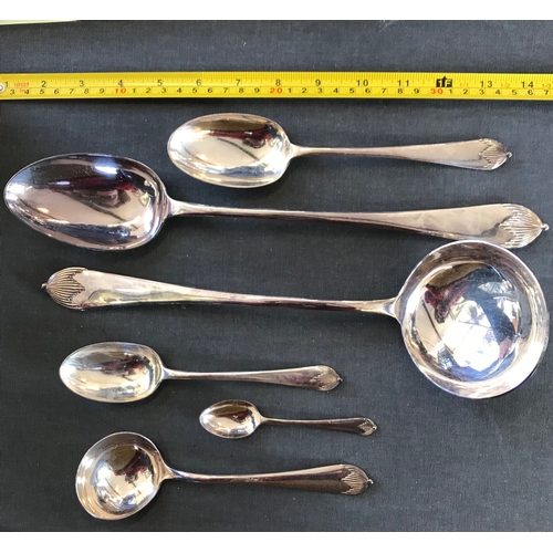 71 - A silver plated canteen of cutlery, Mappin & Webb, 20th century, to include, tablespoons, dessert sp... 