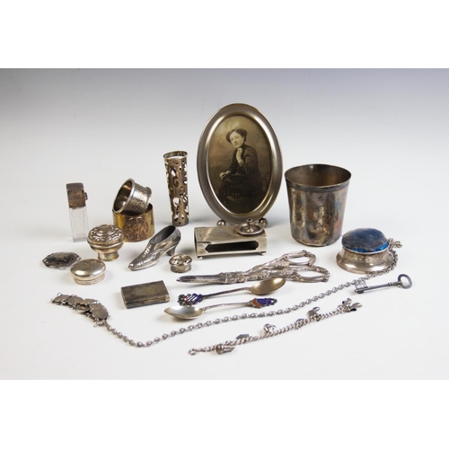 5 - A selection of silver and silver coloured wares, to include; a Chester silver match sleeve, a cased ... 
