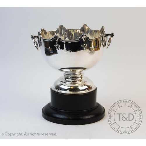 78 - A George V silver rose bowl, Alexander Clark & Co Ltd, Birmingham 1933, of circular plain polished f... 