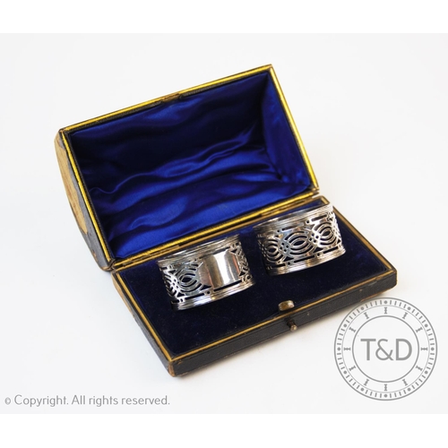 79 - A set of George V six silver cake forks, H Hunt, Sheffield 1932, decorated with reeded pattern and s... 