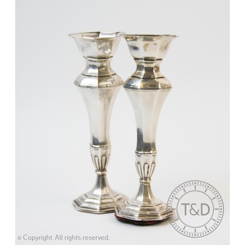 84 - A late Edwardian pair of silver posy vases, Lee & Wigfull, Sheffield 1910, designed with octagonal s... 