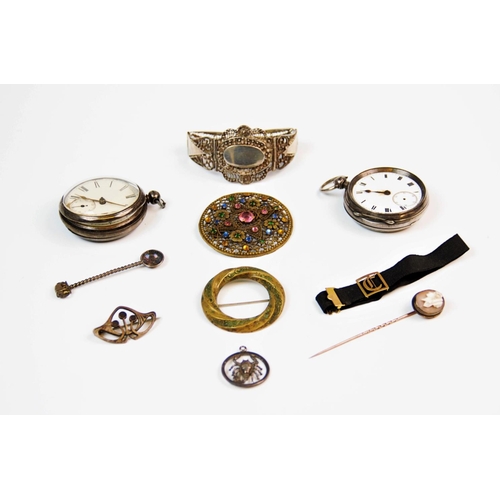 135 - A selection of Victorian and later jewellery, to include a filigree work bracelet, with vacant oval ... 