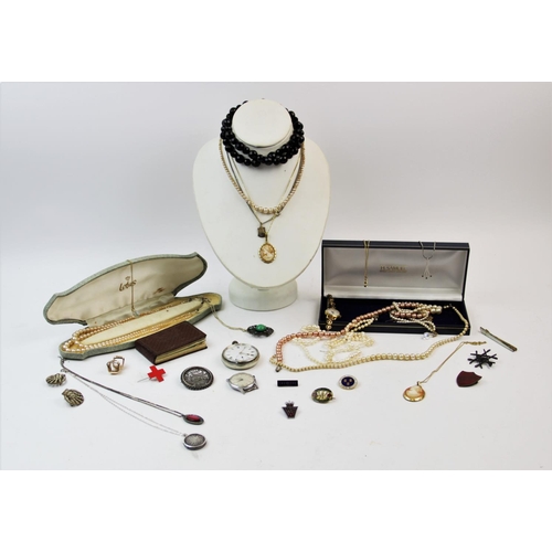 200 - A selection of early 20th century and later jewellery, to include, two cameo pendants of classical b... 