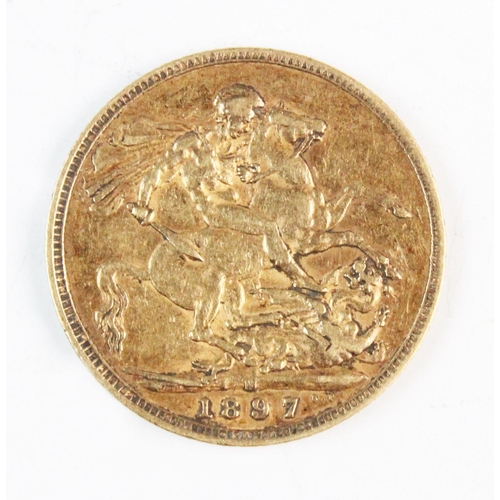 99 - A Victorian gold sovereign dated 1897, weight 8.0gms