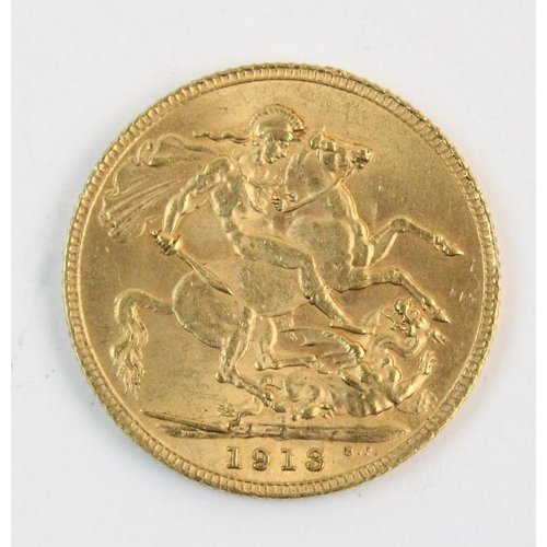 112 - A George V sovereign, dated 1913, gross weight 7.9gms