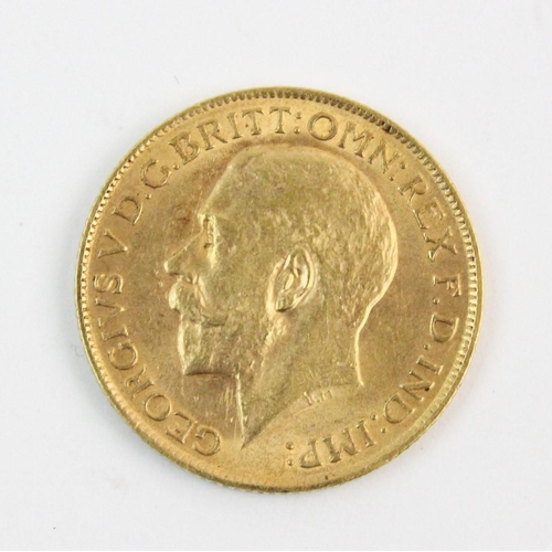 117 - A George V sovereign, dated 1913, weight 7.9gms