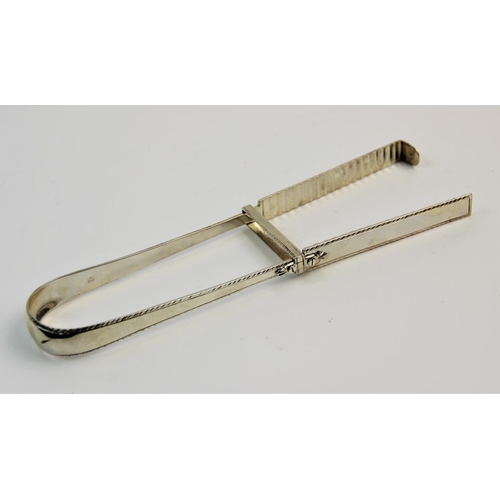 33 - A George III silver asparagus tongs, George Smith & William Fearn, London 1813, of typical form, wit... 