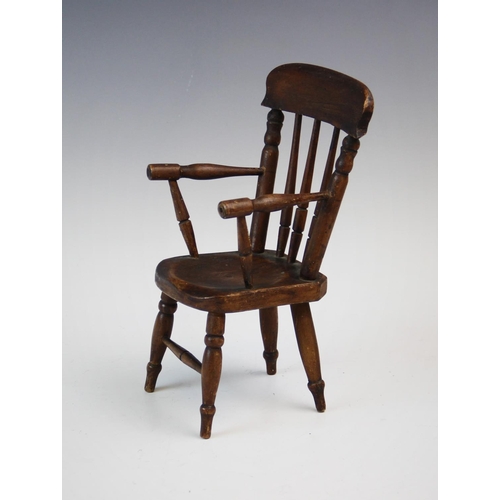 893 - A late 19th century model of a farmhouse Windsor chair, probably an apprentice piece, the chair cons... 