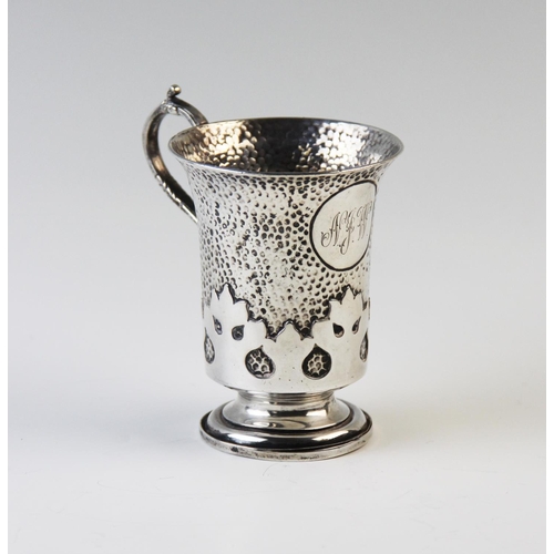 118 - An Edwardian silver christening mug, London 1907, of pedestal form, the body with planished detail a... 