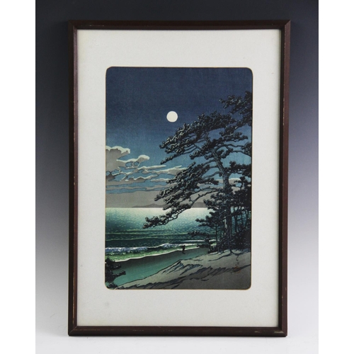 451 - Kawase Hasui (1883-1957), 
Japanese wood block print depicting spring moon at Ninomiya Beach, 
36cm ... 