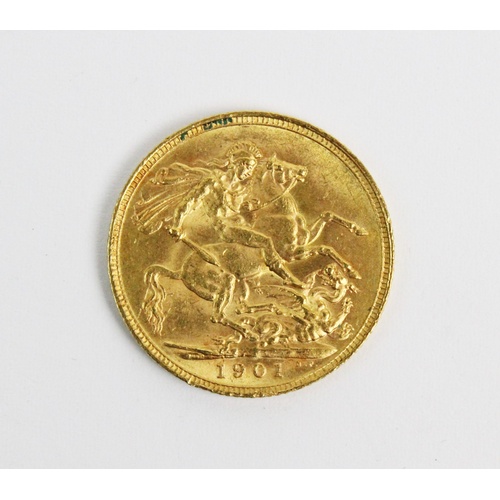 156 - A Victorian gold sovereign dated 1901, 8gms