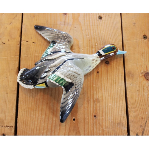 514 - A set of three graduated Beswick Teal wall plaques 1530-1, 2 and 3, 15cm - 19.5cm (3)