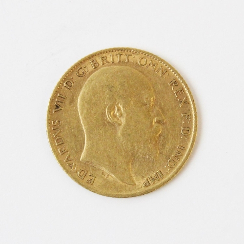 100 - An Edwardian gold half sovereign, dated 1904, weight 3.9gms