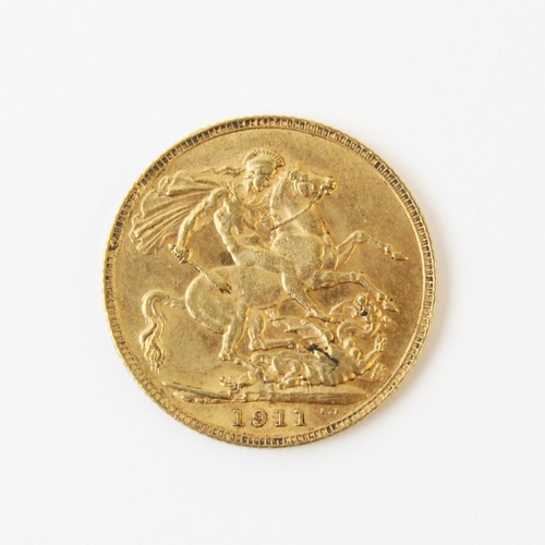 104 - A George V gold half sovereign, dated 1911, weight 4.0gms