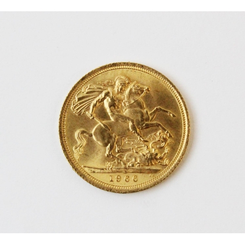 93 - An Elizabeth II gold sovereign, dated 1966, weight 8.0gms