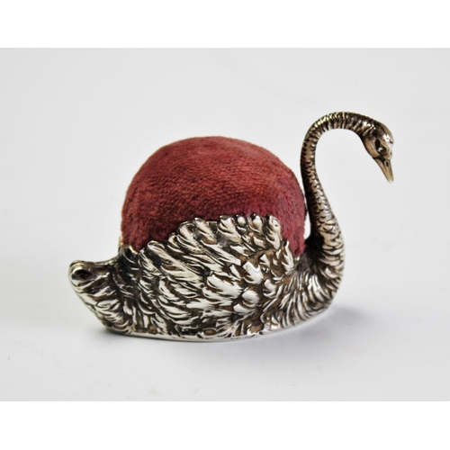 78 - A 925 sterling silver pin cushion, modelled as a swan, 7cm long