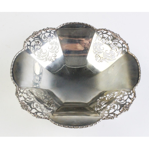38 - A silver bon-bon dish by Mappin & Webb, London 1930, of octagonal form with scalloped borders and pi... 