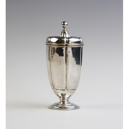 65 - A George V silver sugar caster by Edward Barnard & Sons Ltd, London 1913, of tapering cylindrical fo... 