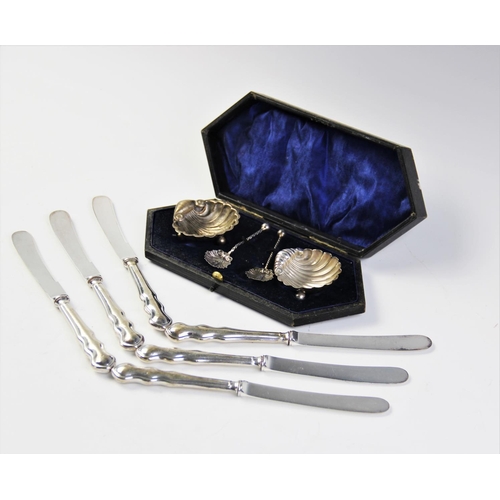 72 - A cased set of six George V silver handled knives by Harrison Fisher & Co, Sheffield 1925, each 17.8... 