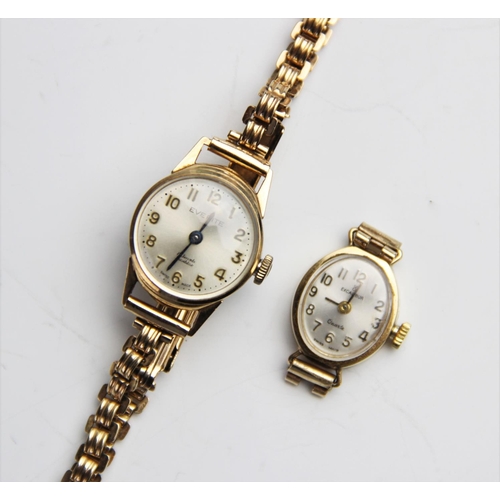 121 - A lady's vintage 9ct gold Everite 17 jewels Incabloc wristwatch, the round silvered dial with Arabic... 