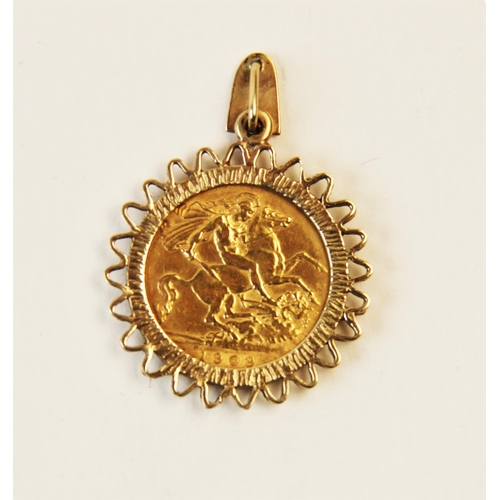 150 - An Edwardian half sovereign, dated 1909, set to a pierced yellow metal pendant mount (unmarked), wei... 