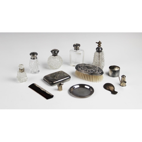 20 - A selection of silver and silver mounted tableware and accessories, to include an Edwardian silver v... 