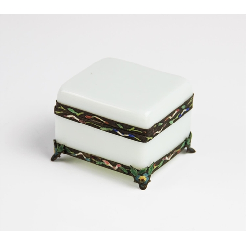 315 - A early 20th century Chinese Peking glass enamelled box and cover, the rectangular casket with hinge... 