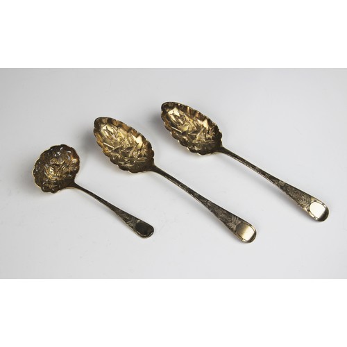 27 - A George IV boxed silver gilt strawberry set, comprising two tablespoons by Robert Gainsford, Sheffi... 