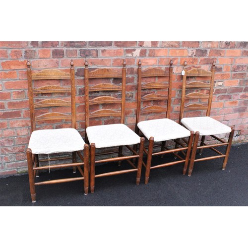 1029 - An early 20th century golden oak extending dining table, the rectangular top with moulded and rounde... 