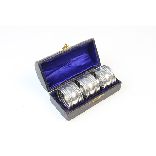 138 - A pair of silver napkin rings by Joseph Gloster Ltd, Birmingham 1934/35, each of circular form with ... 