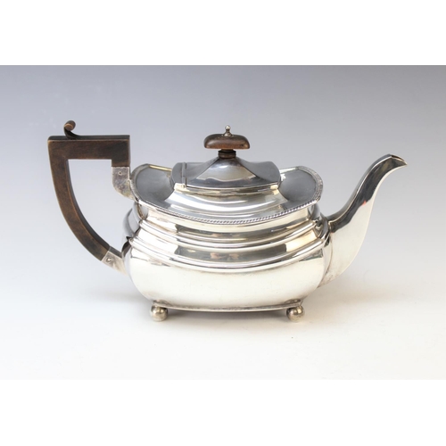 31 - A George V Art Deco period three-piece silver tea service, S. Blackensee & Son, Chester and Birmingh... 