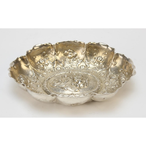 81 - A Victorian silver bon-bon dish William Comyns, London 1893, of oval form with scalloped border and ... 