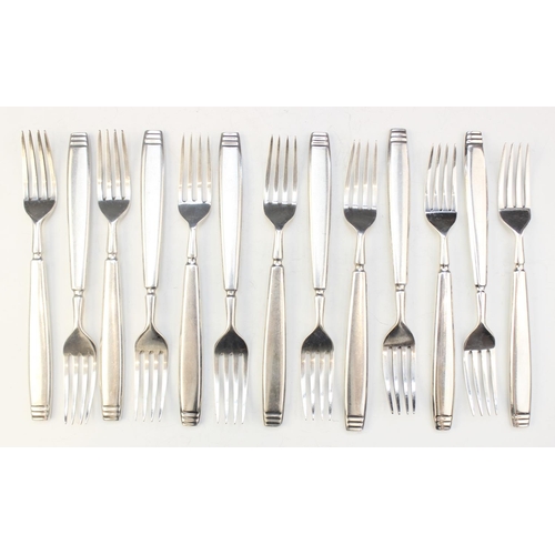 117 - A canteen of silver plated cutlery, Elkington & Co, date letters for 1937-1951, all plain pattern wi... 