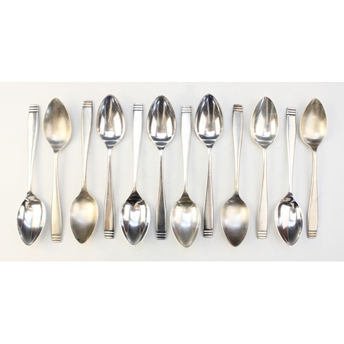 117 - A canteen of silver plated cutlery, Elkington & Co, date letters for 1937-1951, all plain pattern wi... 